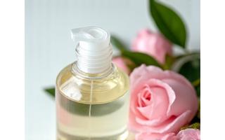 Tónico facial refrescante de agua de rosas